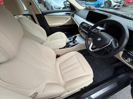 2023 BMW 5-Series - photo 13