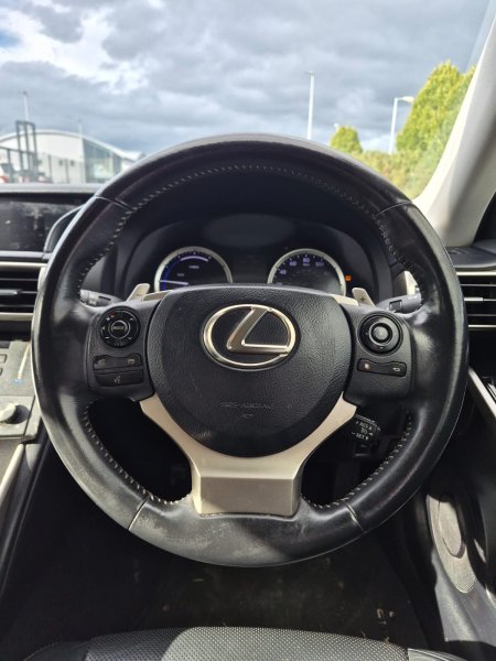 2015 Lexus IS - photo 16
