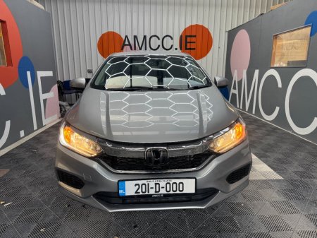2020 Honda Grace - photo 2