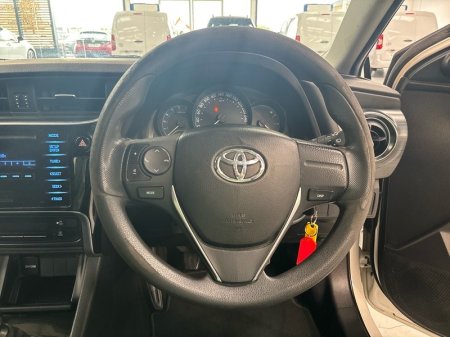 2017 Toyota Auris - photo 9