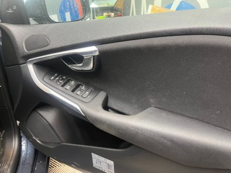 2018 Volvo V40 - photo 14