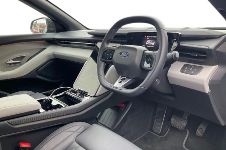 2025 Ford Capri - photo 9