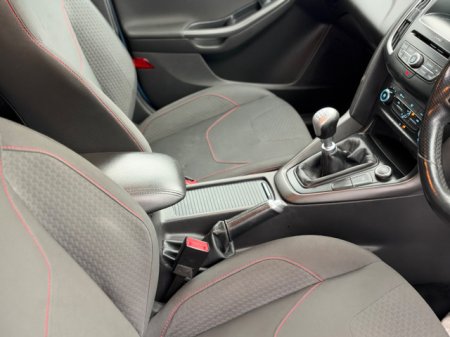 2017 Ford Focus - photo 10