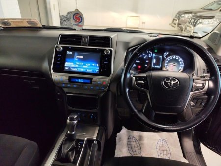 2018 Toyota Land Cruiser - photo 8