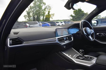 2022 BMW 3-Series - photo 12