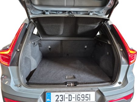 2023 Volvo XC40 - photo 7