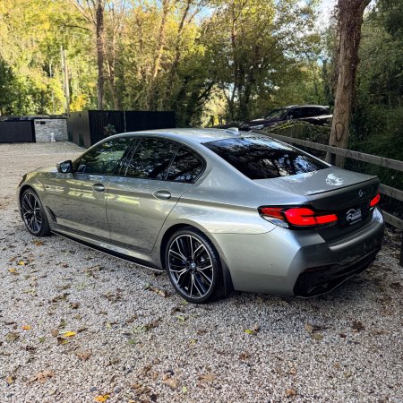 2022 BMW 5-Series - photo 7