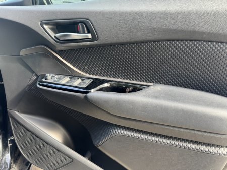 2021 Toyota C-HR - photo 15