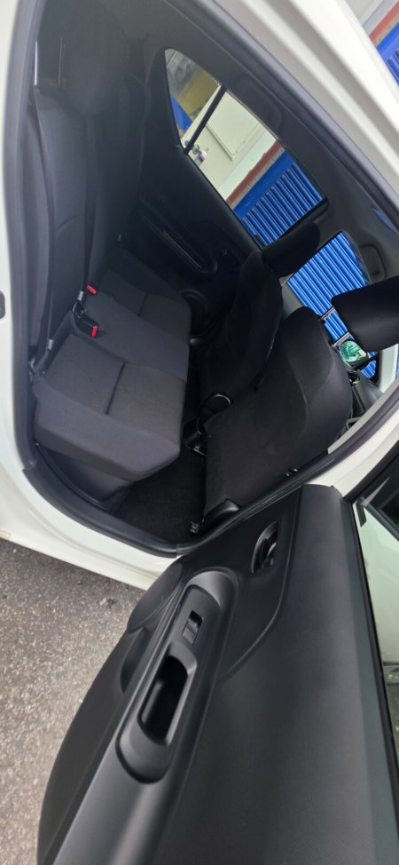 2017 Toyota Aqua - photo 6
