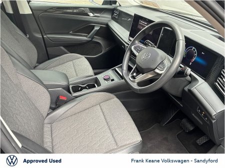 2025 Volkswagen Tiguan - photo 8