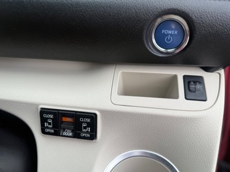2017 Toyota Sienta - photo 14