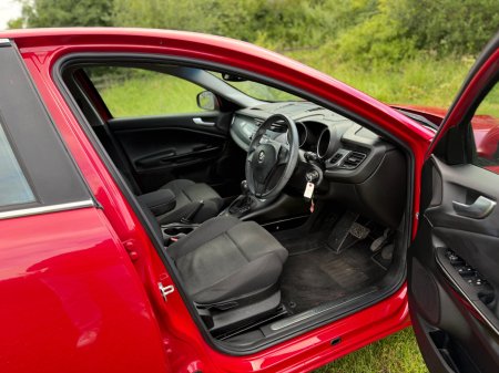 2014 Alfa Romeo Giulietta - photo 14