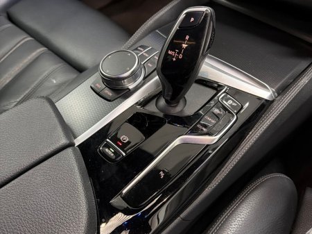 2022 BMW 5-Series - photo 10