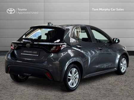2024 Toyota Yaris - photo 2