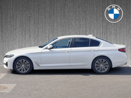 2021 BMW 5-Series - photo 2