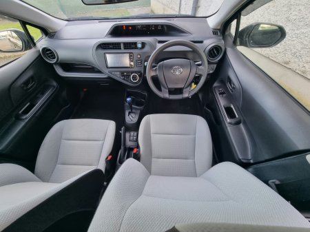 2020 Toyota Aqua - photo 17