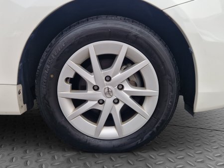 2013 Toyota Prius - photo 13