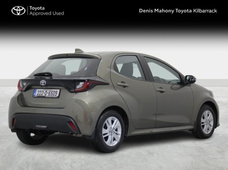 2022 Toyota Yaris - photo 2