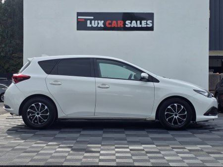 2018 Toyota Auris - photo 2