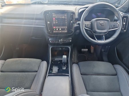 2025 Volvo XC40 - photo 4