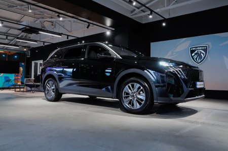 2026 Peugeot 5008 1.2 MHEV 145bhp E-DCS6 Allure