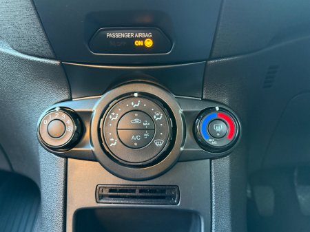 2017 Ford Fiesta - photo 17
