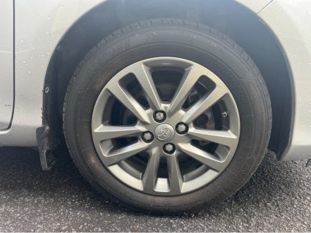 2016 Toyota Yaris - photo 13