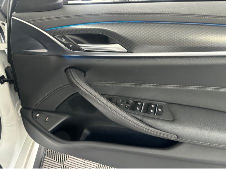 2021 BMW 5-Series - photo 12