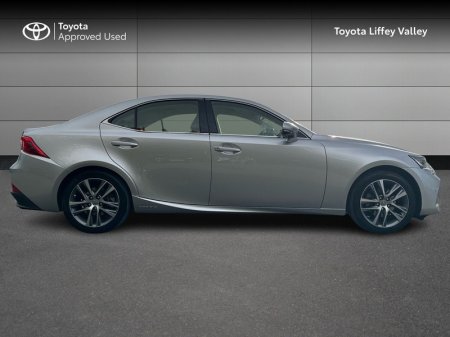 2019 Lexus IS - photo 3