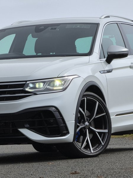 2022 Volkswagen Tiguan - photo 2