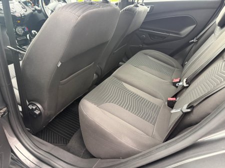 2015 Ford Fiesta - photo 10