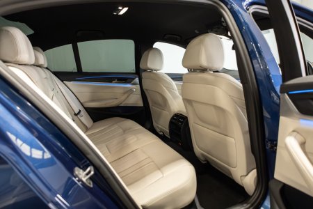 2023 BMW 5-Series - photo 12