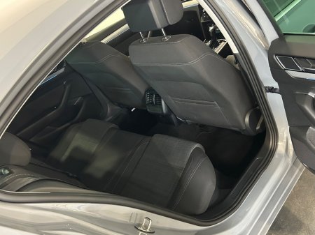2022 Volkswagen Passat - photo 10
