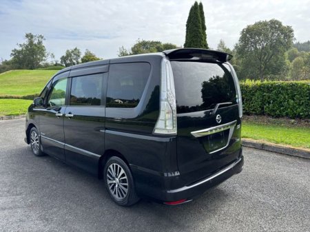 2015 Nissan Serena - photo 5
