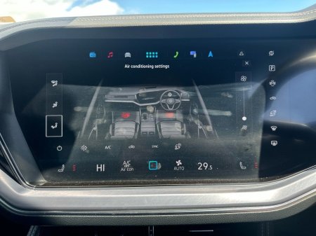 2024 Volkswagen Touareg - photo 19