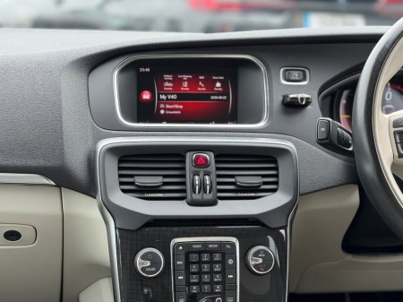 2018 Volvo V40 - photo 23
