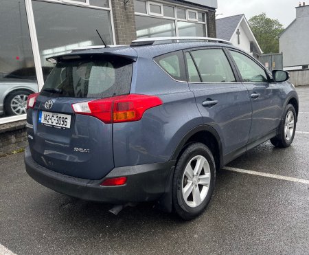 2014 Toyota RAV4 - photo 9