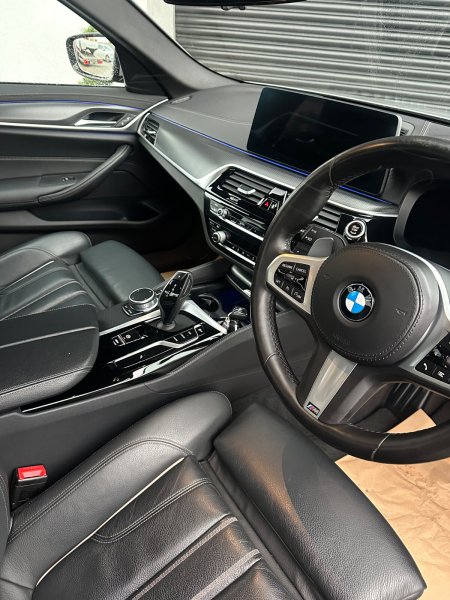 2021 BMW 5-Series - photo 20