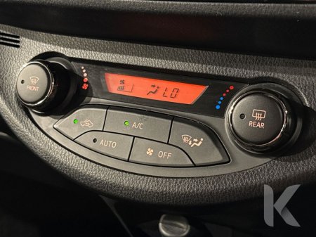 2019 Toyota Vitz - photo 22