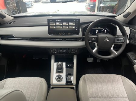 2024 Mitsubishi Outlander - photo 14