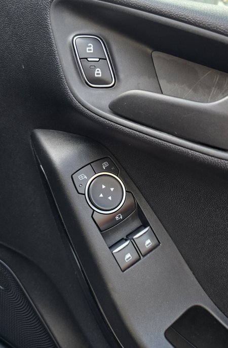2021 Ford Fiesta - photo 21