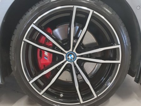 2024 BMW 3-Series - photo 14