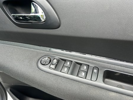 2016 Peugeot 5008 - photo 17
