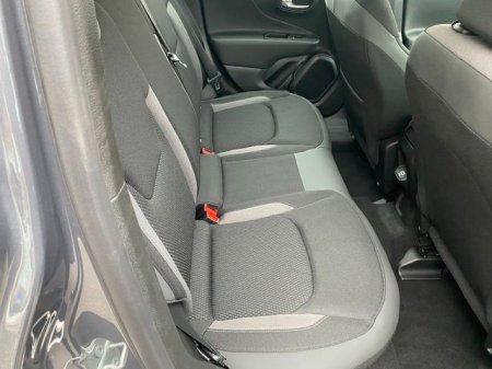 2024 Jeep Renegade - photo 15