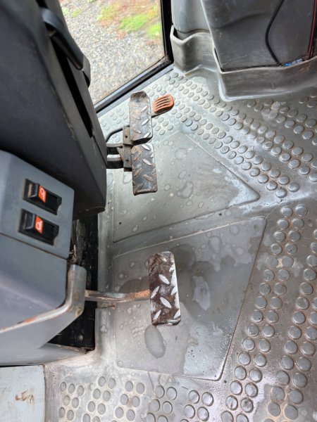 1996 New Holland 8340 - photo 15