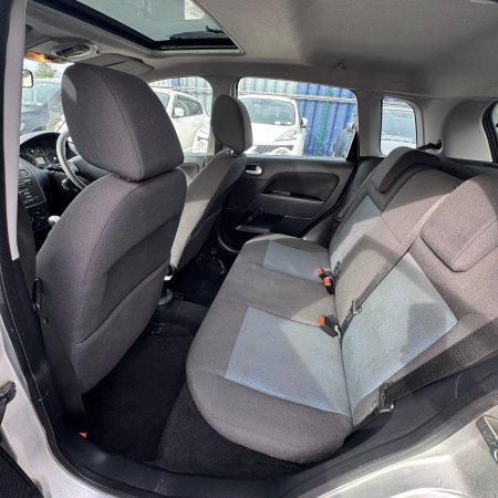 2006 Ford Fiesta - photo 15