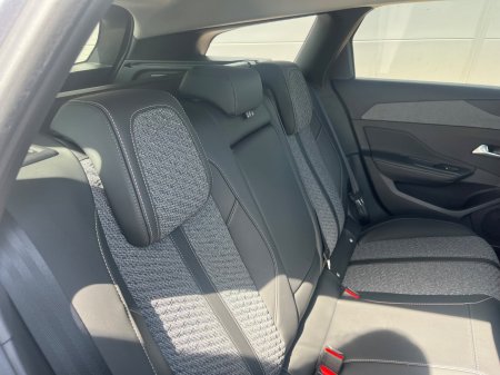 2026 Peugeot 308 - photo 9