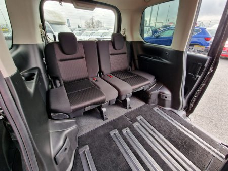 2017 Nissan Serena - photo 14