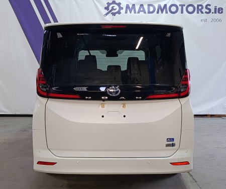 2022 Toyota Noah - photo 6