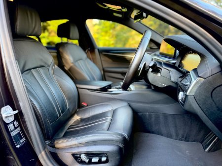 2021 BMW 5-Series - photo 15